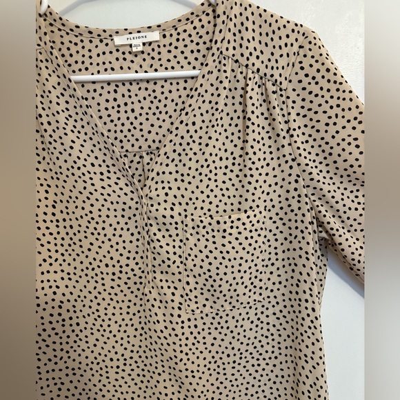 Pleione V Neck Blouse - Picture 2 of 6